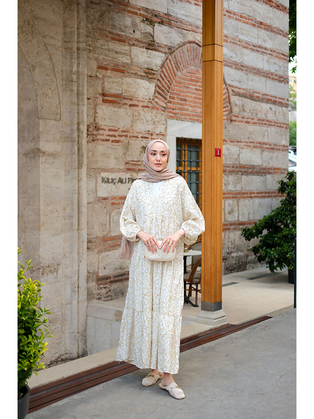 Ekru Kadın Gold Çicek Nakışlı Elbise Krem-2