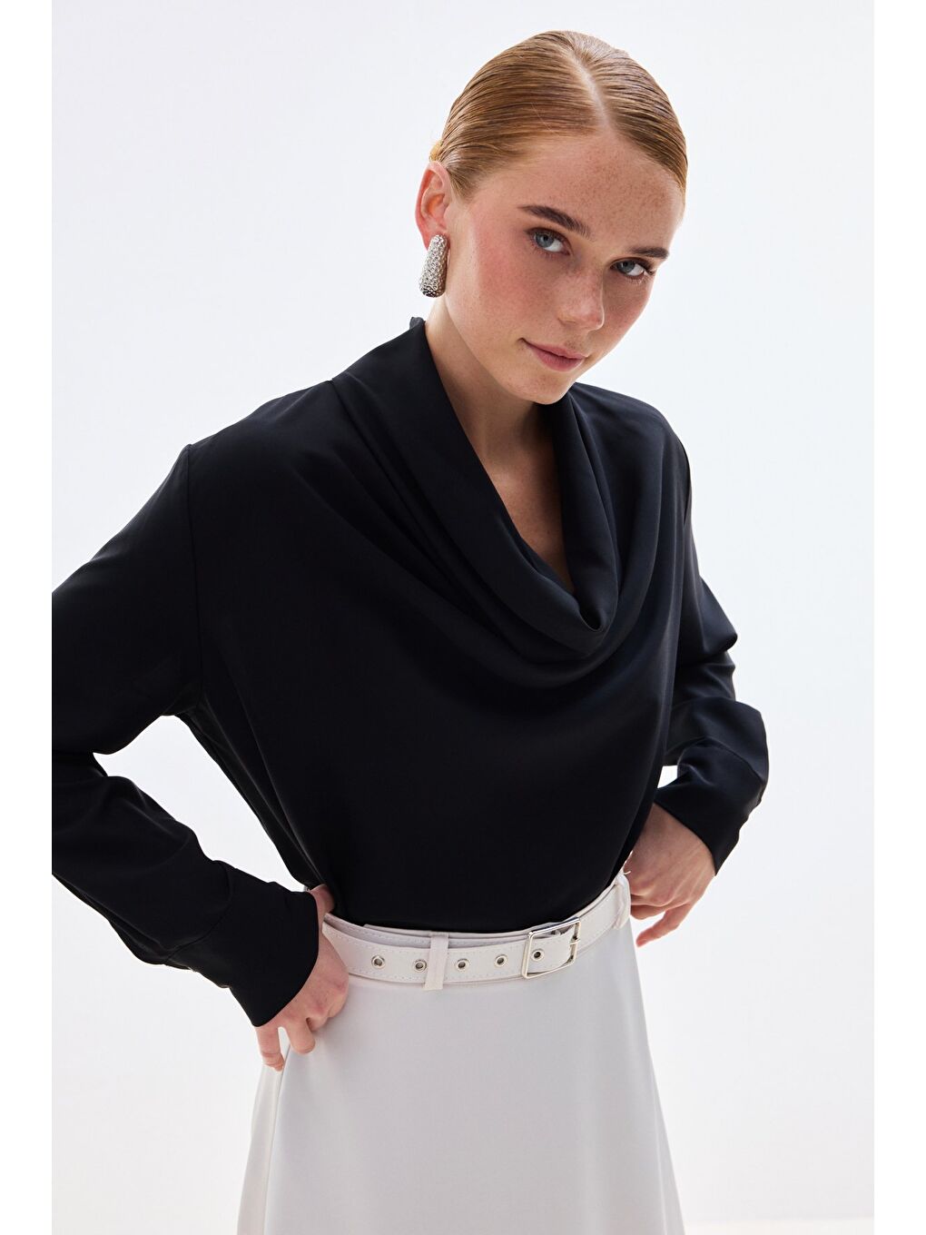 Degaje Yaka Bluz - Siyah-1