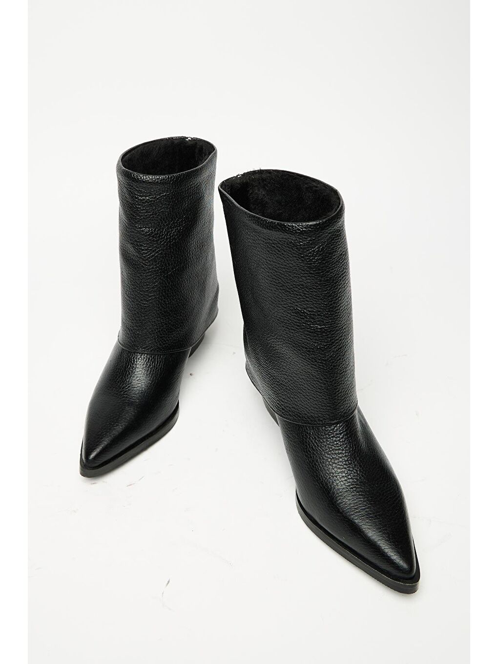 Kadın Siyah Hakiki Deri Western Topuklu Bot – Sivri Burun & Fermuar Aksesuarlı-2