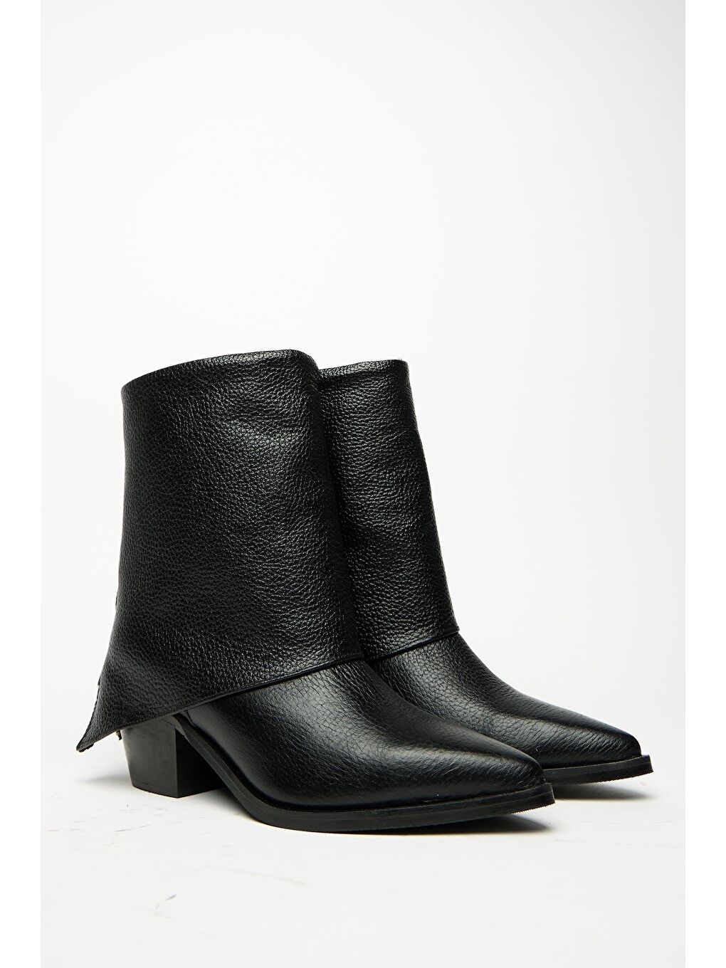 Kadın Siyah Hakiki Deri Western Topuklu Bot – Sivri Burun & Fermuar Aksesuarlı-3