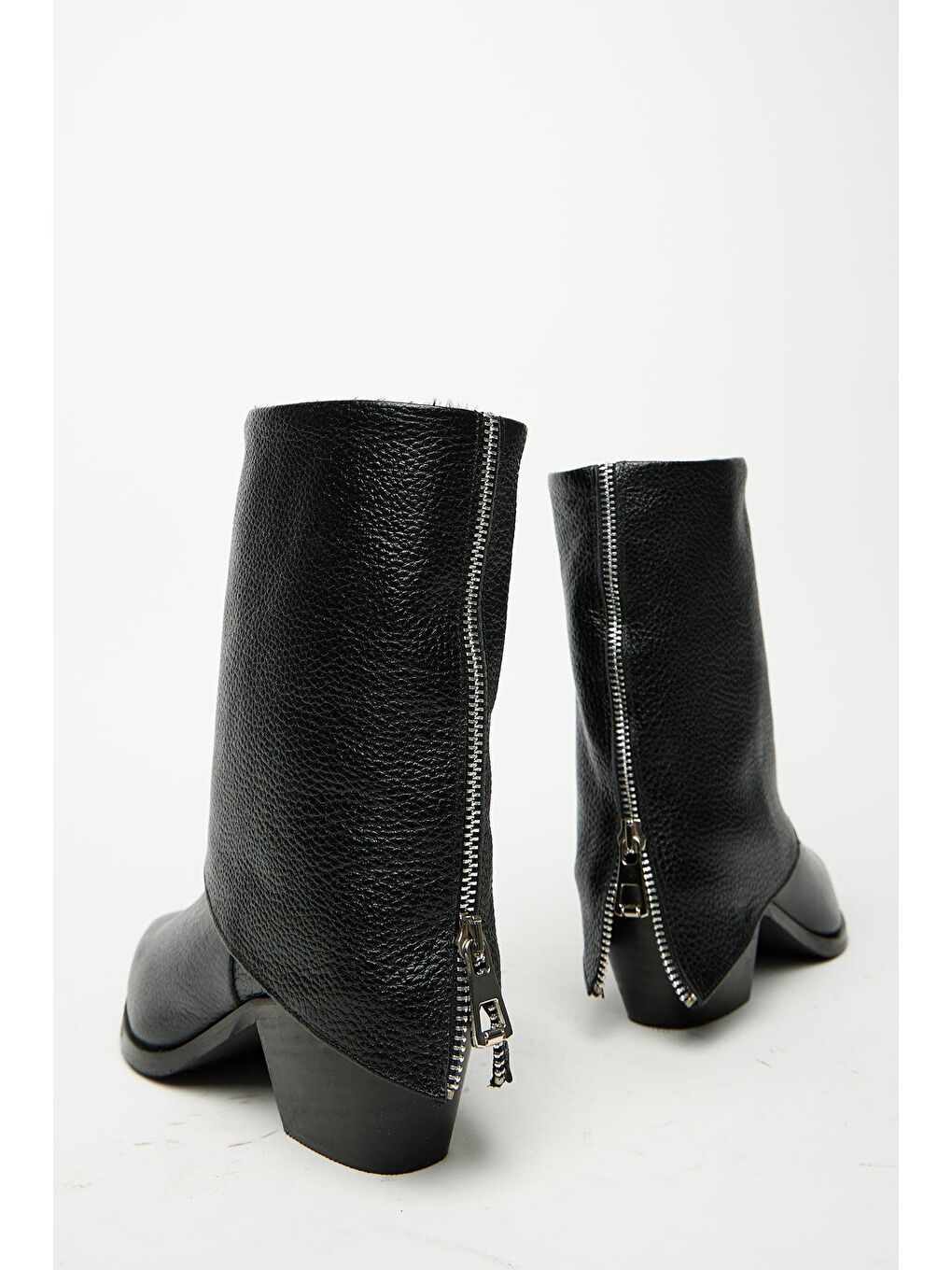 Kadın Siyah Hakiki Deri Western Topuklu Bot – Sivri Burun & Fermuar Aksesuarlı-4