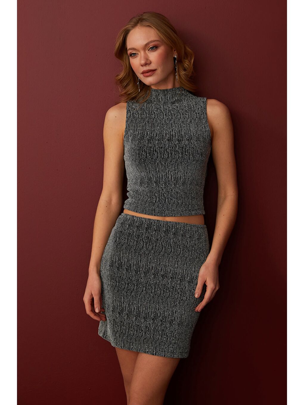 Gri Taşlı Simli Dik Yaka Bluz-1