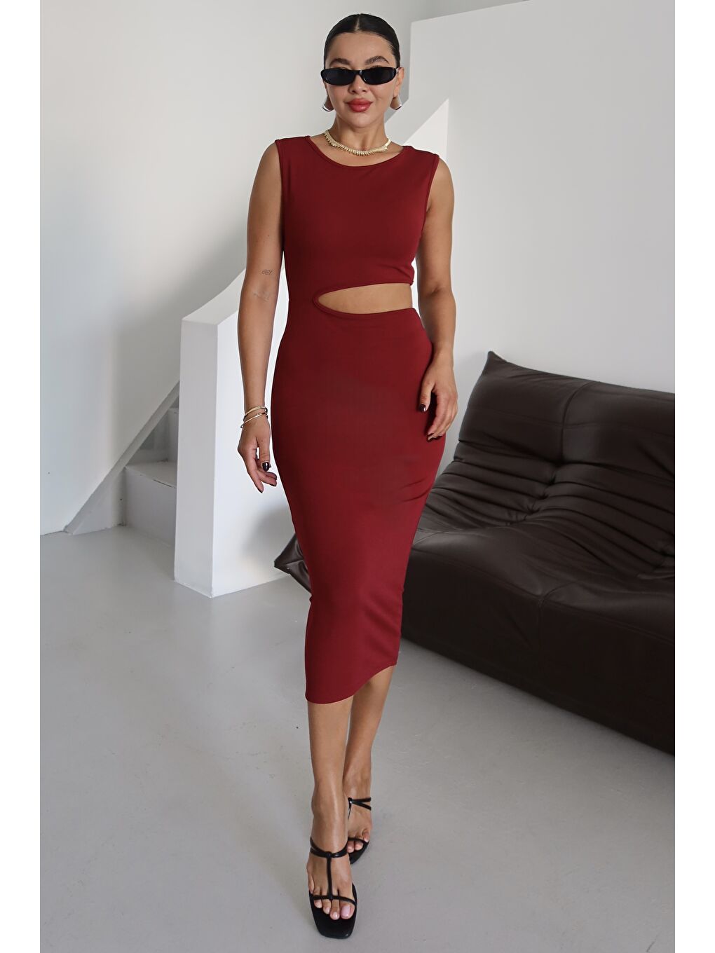 Kadın Bordo Kolsuz Bel Pencere Detaylı Midi Boy Elbise