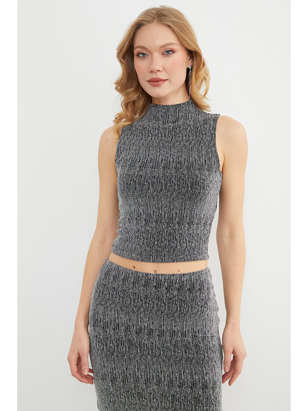 Gri Taşlı Simli Dik Yaka Bluz-2