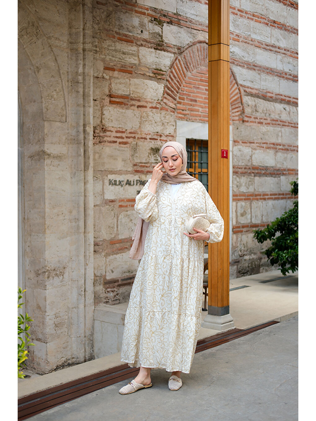 Ekru Kadın Gold Çicek Nakışlı Elbise Krem-4