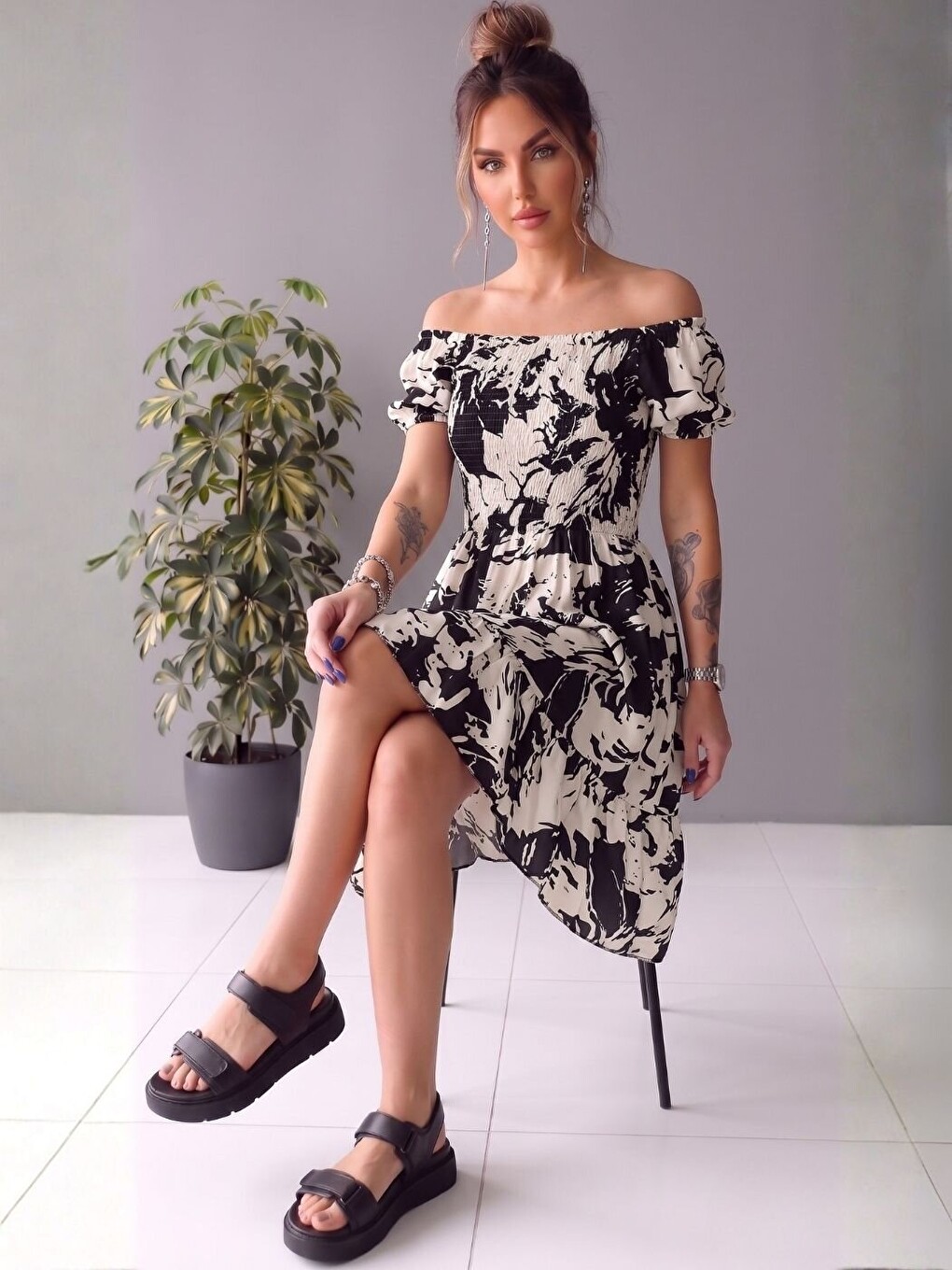 Kadın Siyah Beyaz Karpuz Kol Kısa Elbise Batik Desen-1
