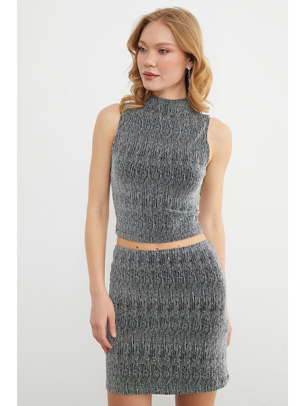 Gri Taşlı Simli Dik Yaka Bluz-4