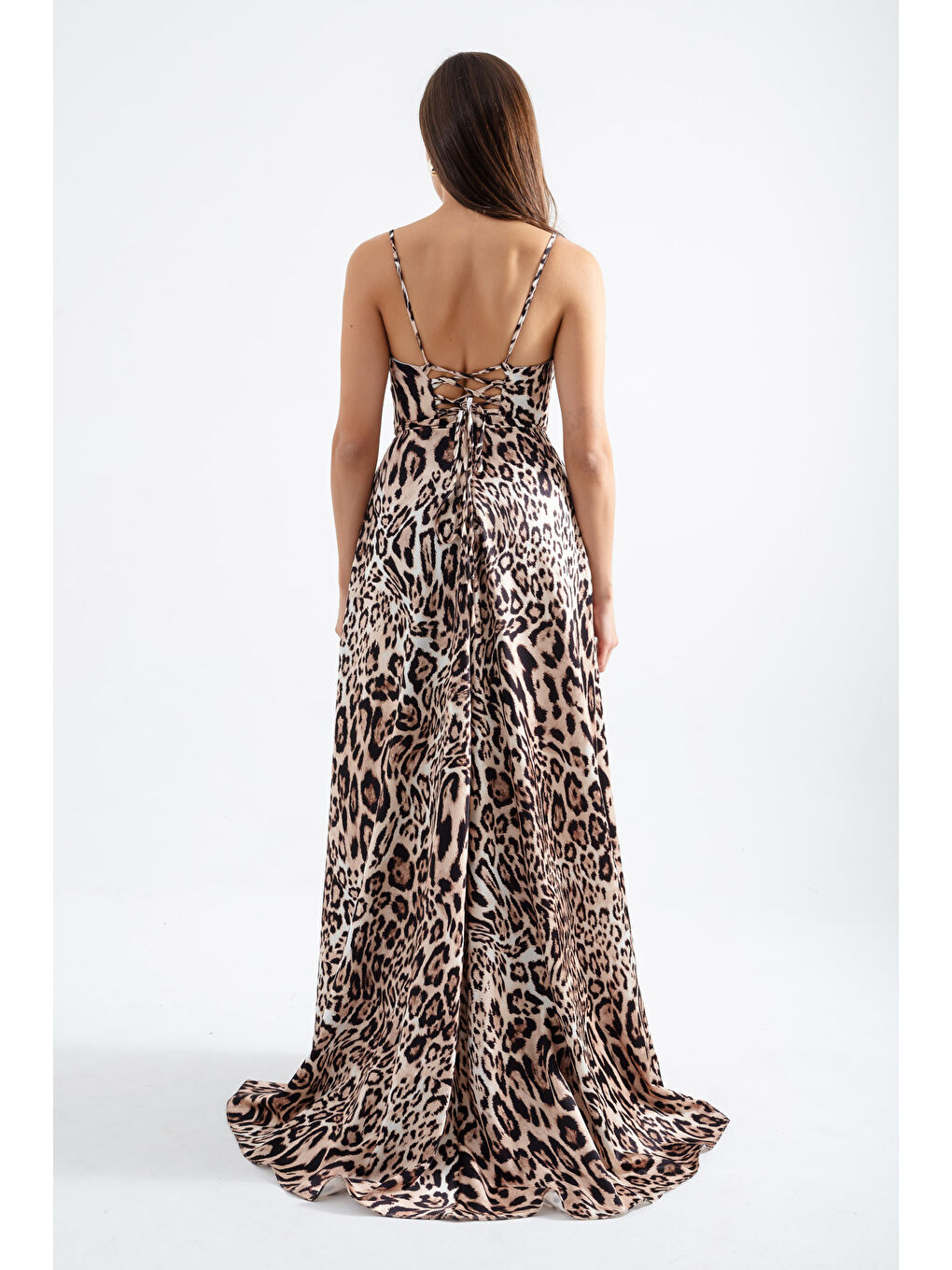 Kadın Bej Leopar Desenli Yırtmaçlı Saten Abiye & Mezuniyet Elbisesi-4