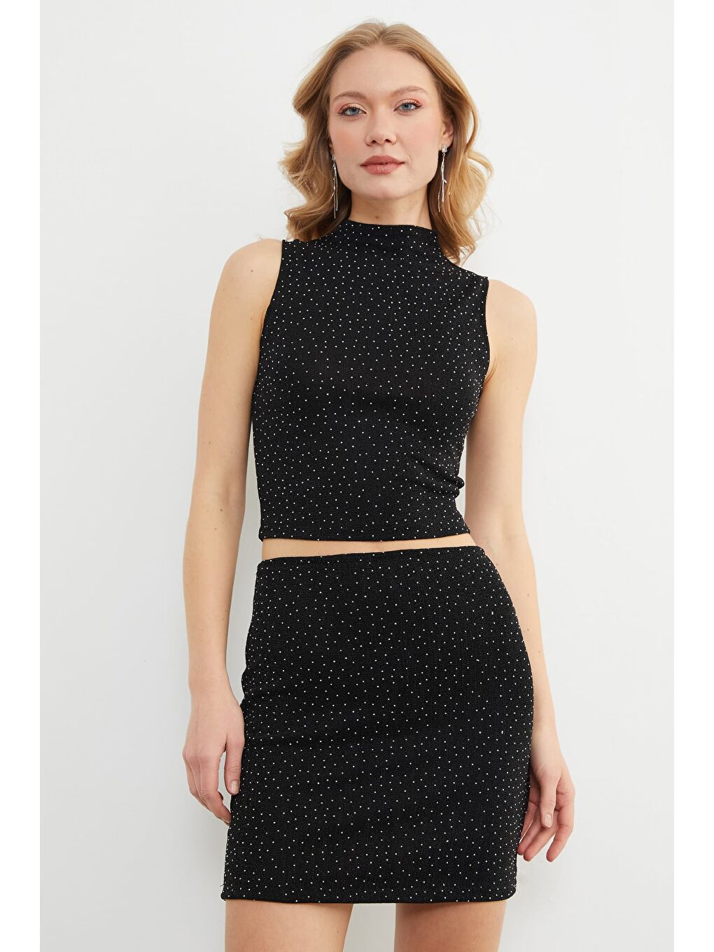 Siyah Taşlı Simli Dik Yaka Bluz-2