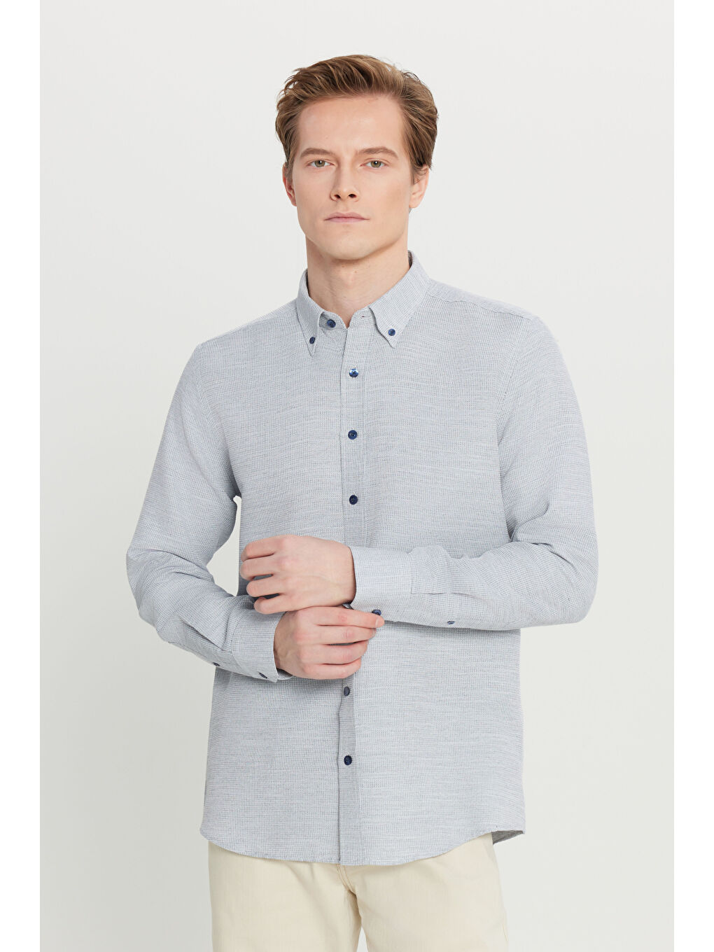 Erkek Lacivert Pamuklu Tailored Slim Fit Dar Kesim Düğmeli Yaka Armürlü Gömlek-2