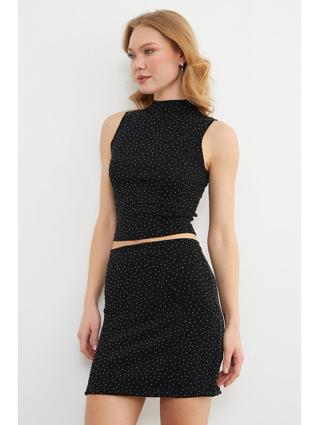 Siyah Taşlı Simli Dik Yaka Bluz-4