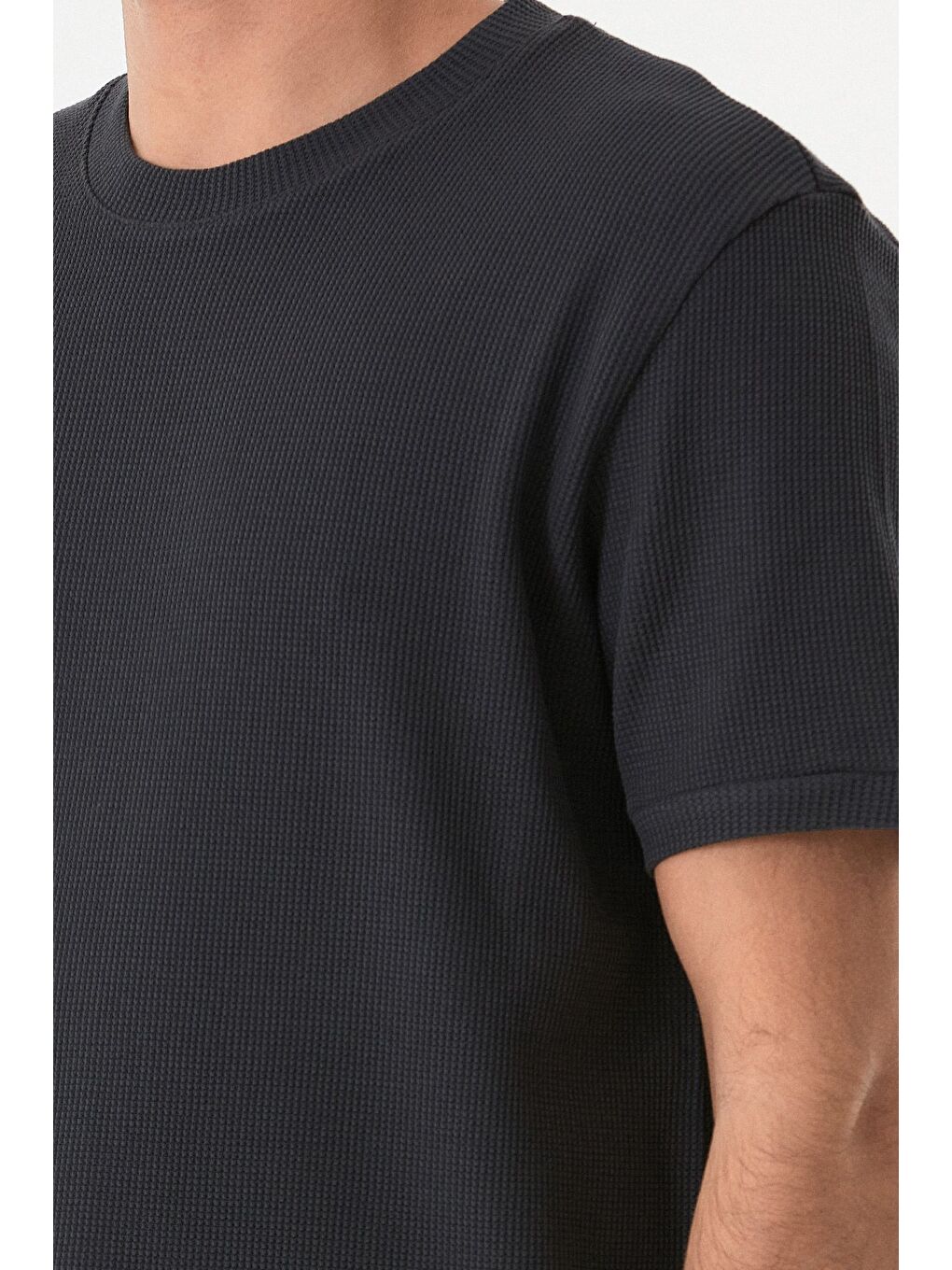 Gri Waffle Kumaş Bisiklet Yaka Tişört-4