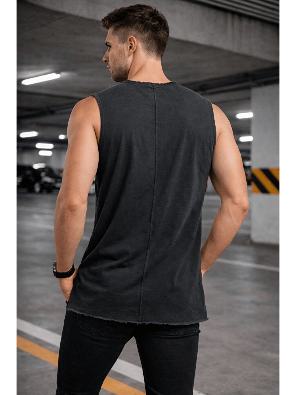 Gri Erkek Kolsuz Regular Fit Basic Atlet Yan Yırtmaçlı Pis Yaka Tişört-1