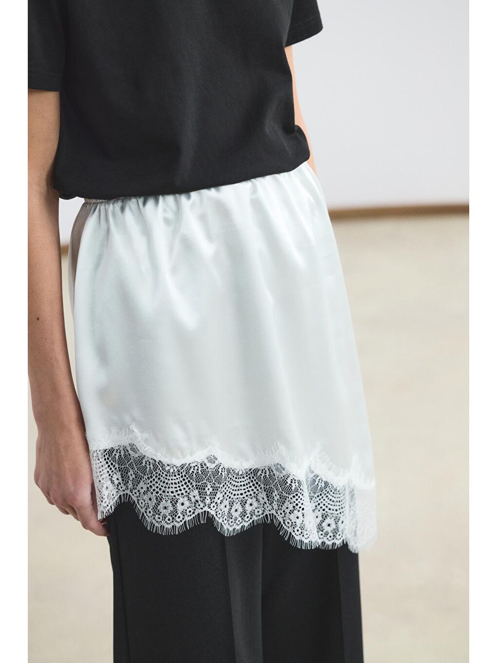 Dantel Şeritli Etek İçlik Ekru-1