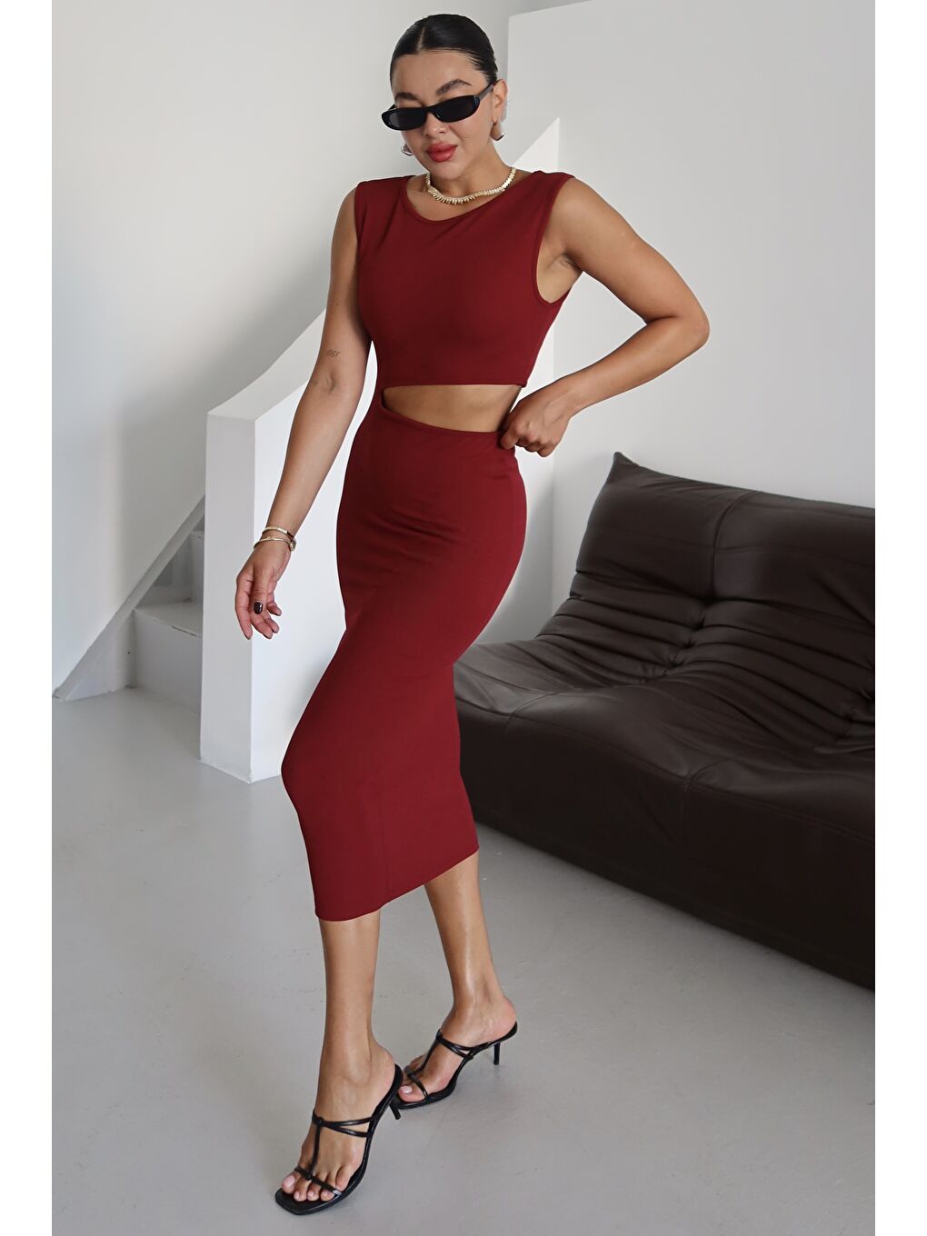 Kadın Bordo Kolsuz Bel Pencere Detaylı Midi Boy Elbise-4
