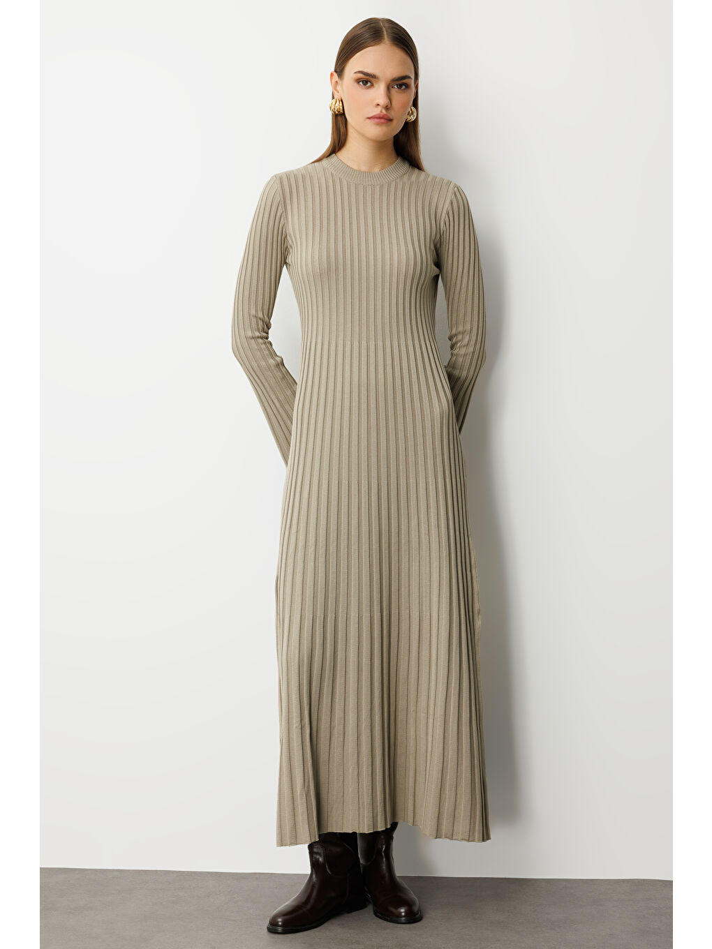 Bej Volanlı Etekli Yuvarlak Yaka Vizon Rengi Kaşkorse U