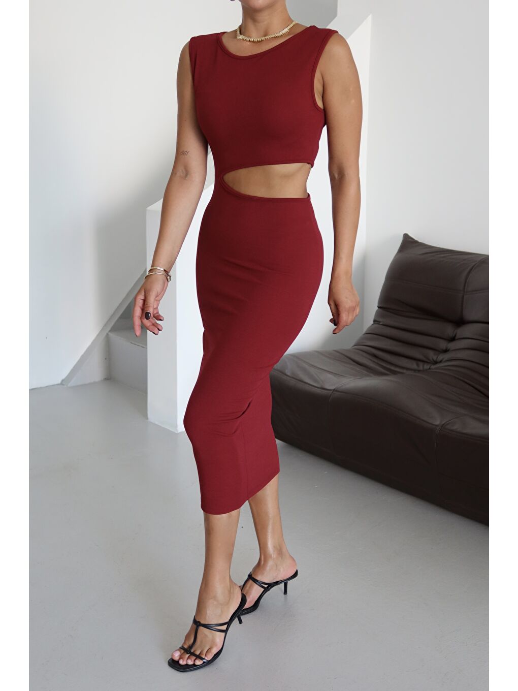 Kadın Bordo Kolsuz Bel Pencere Detaylı Midi Boy Elbise-5