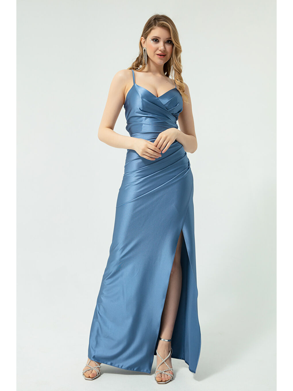 Kadın İndigo Sırt Dekolteli Yırtmaçlı Uzun Abiye Elbise-2