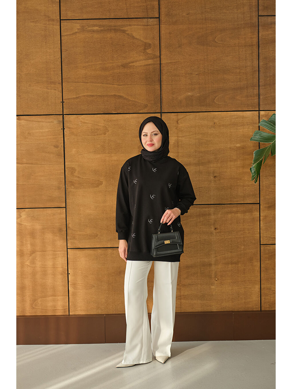 Kadın LCC Taş Detay Bisiket Yaka Sweat Siyah-1