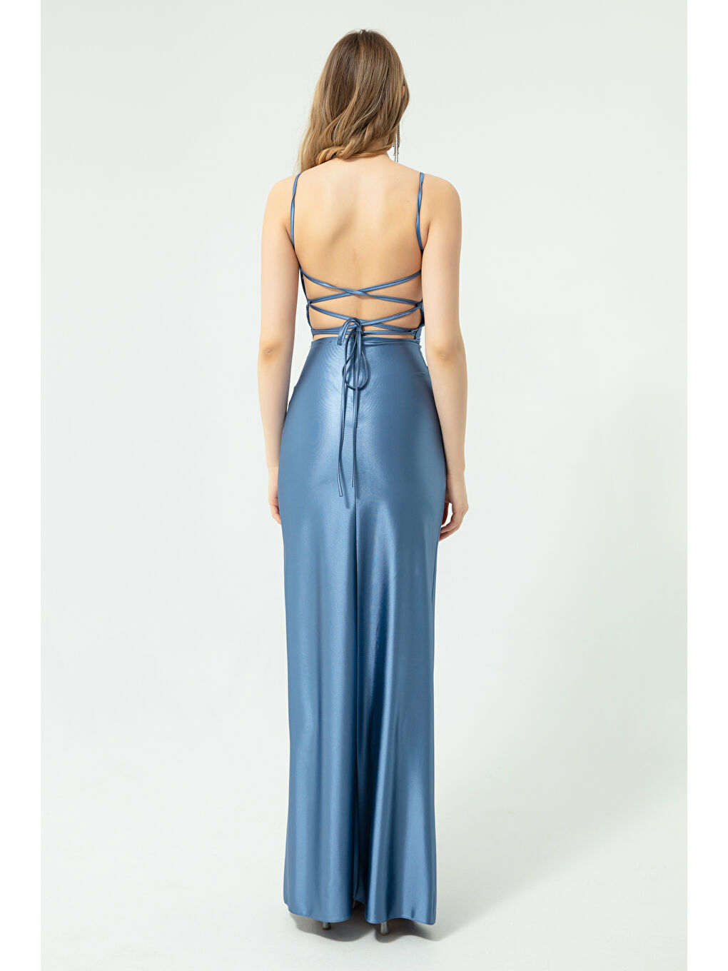 Kadın İndigo Sırt Dekolteli Yırtmaçlı Uzun Abiye Elbise-3