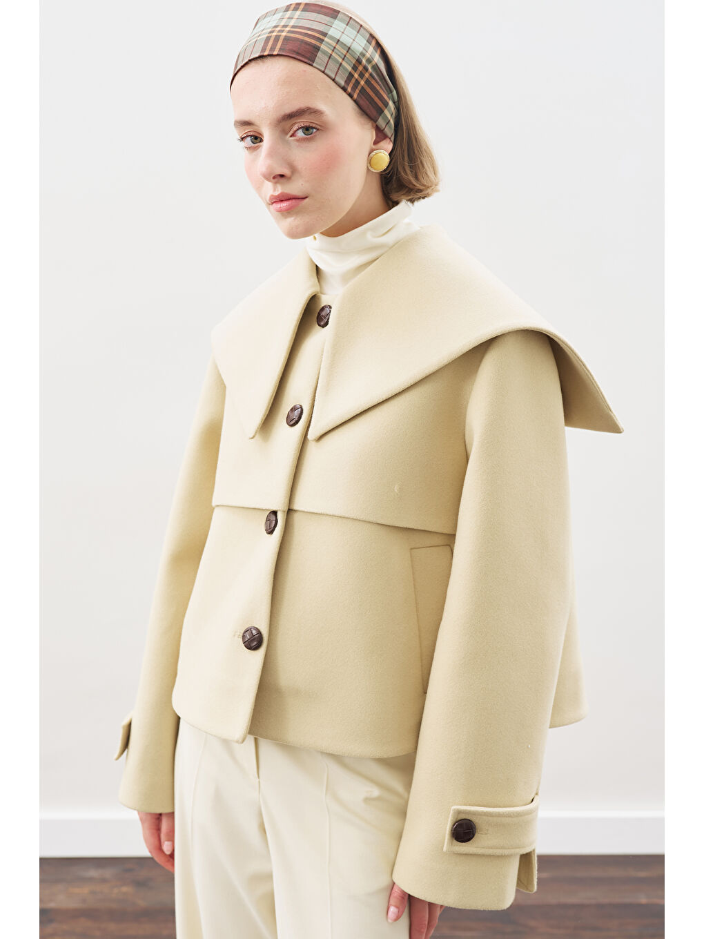 Bej Düğme Detaylı Kaşe Ceket Kum-2