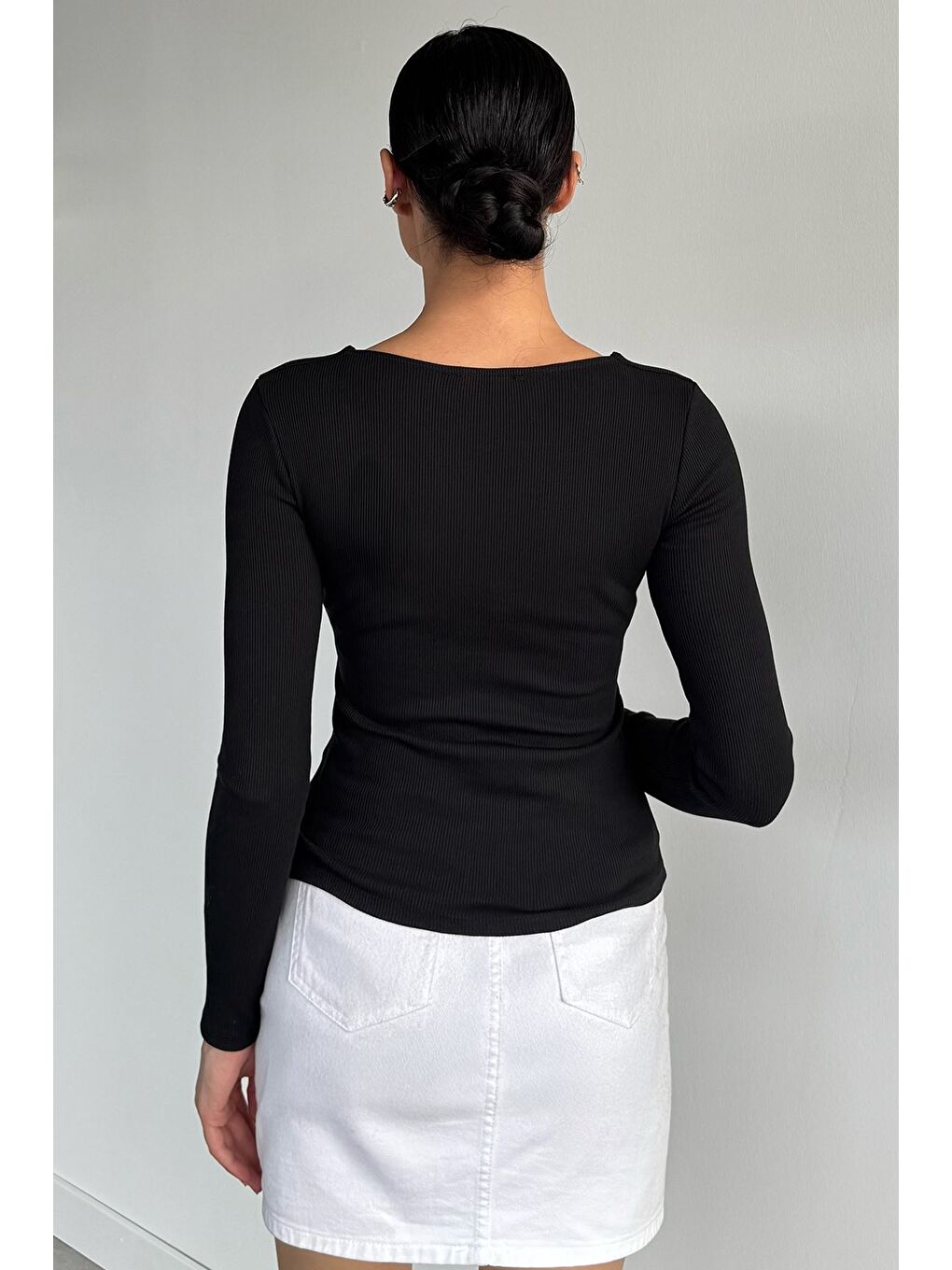 Siyah Kadın Elastanlı V Yaka Detaylı Bluz-2