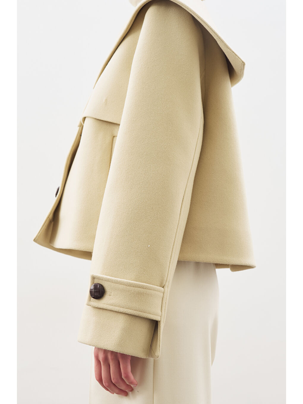 Bej Düğme Detaylı Kaşe Ceket Kum-5