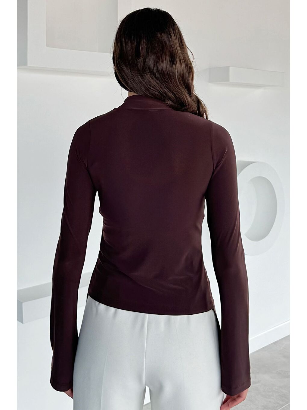 Kahverengi Asimetrik Kesim Ön Büzgülü Kadın Bluz-3