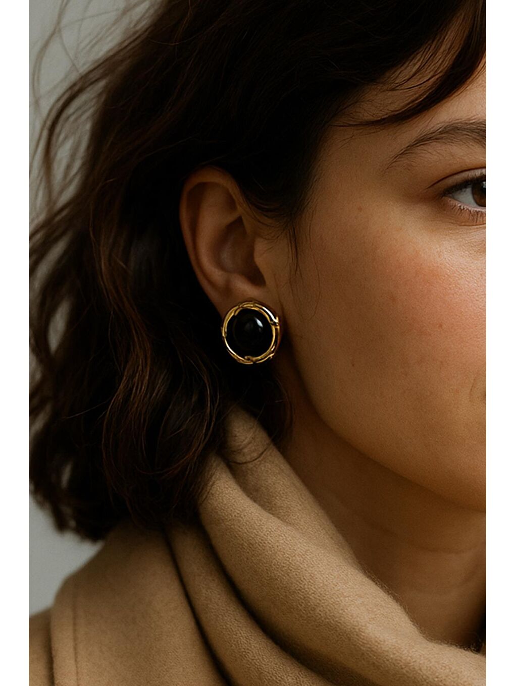 Siyah Gold Detaylı Renkli Yuvarlak  Çelik Vintage Küpe-2