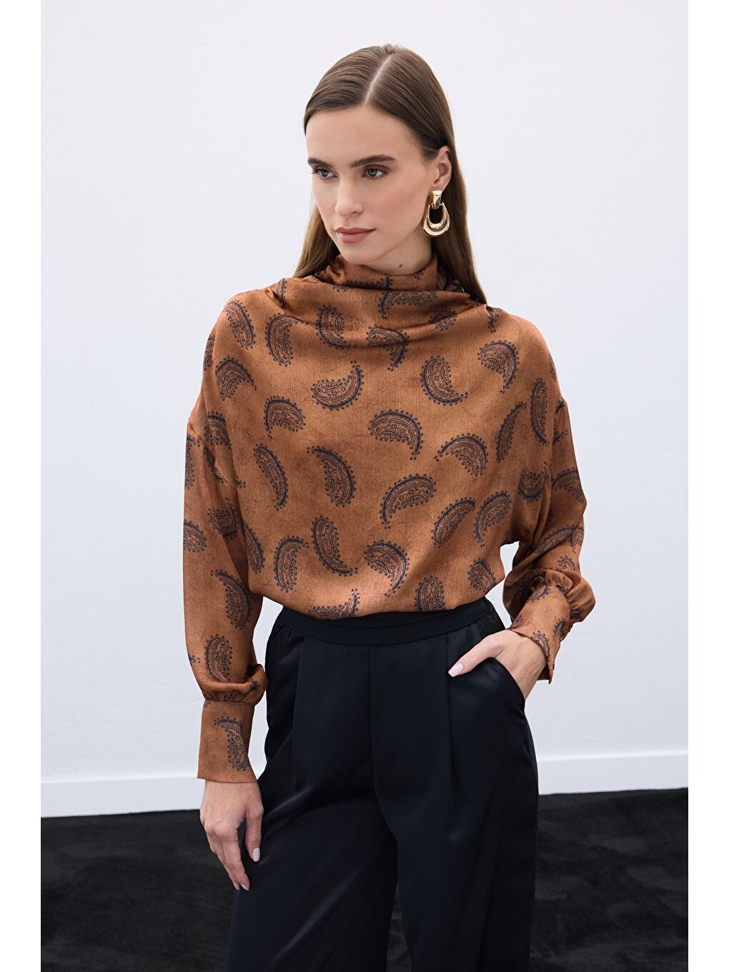 Kahverengi Degaje Yaka Desenli Bluz - Kahve-1