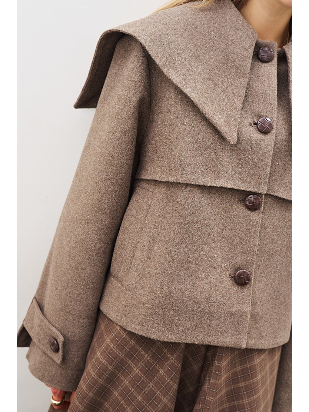 Bej Düğme Detaylı Kaşe Ceket Vizon-4