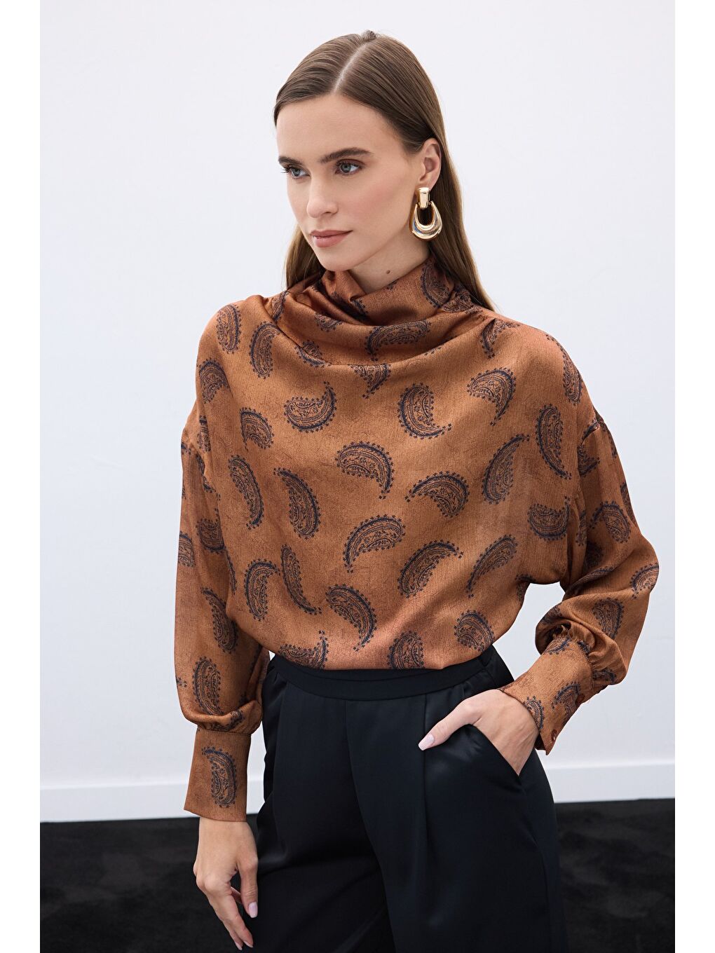 Kahverengi Degaje Yaka Desenli Bluz - Kahve-2