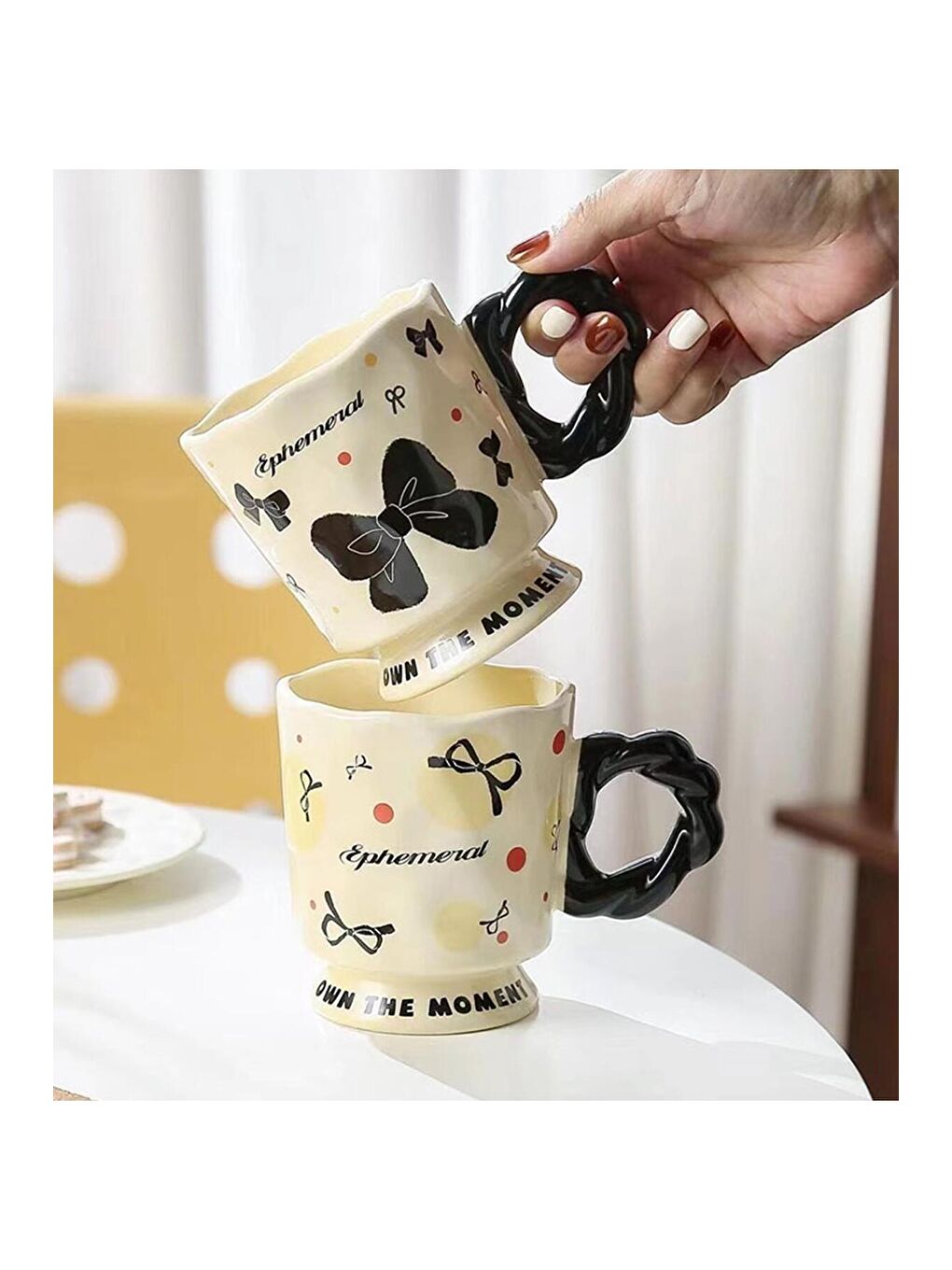 Karışık Siyah Kelebekler Temalı Seramik Kupa-1