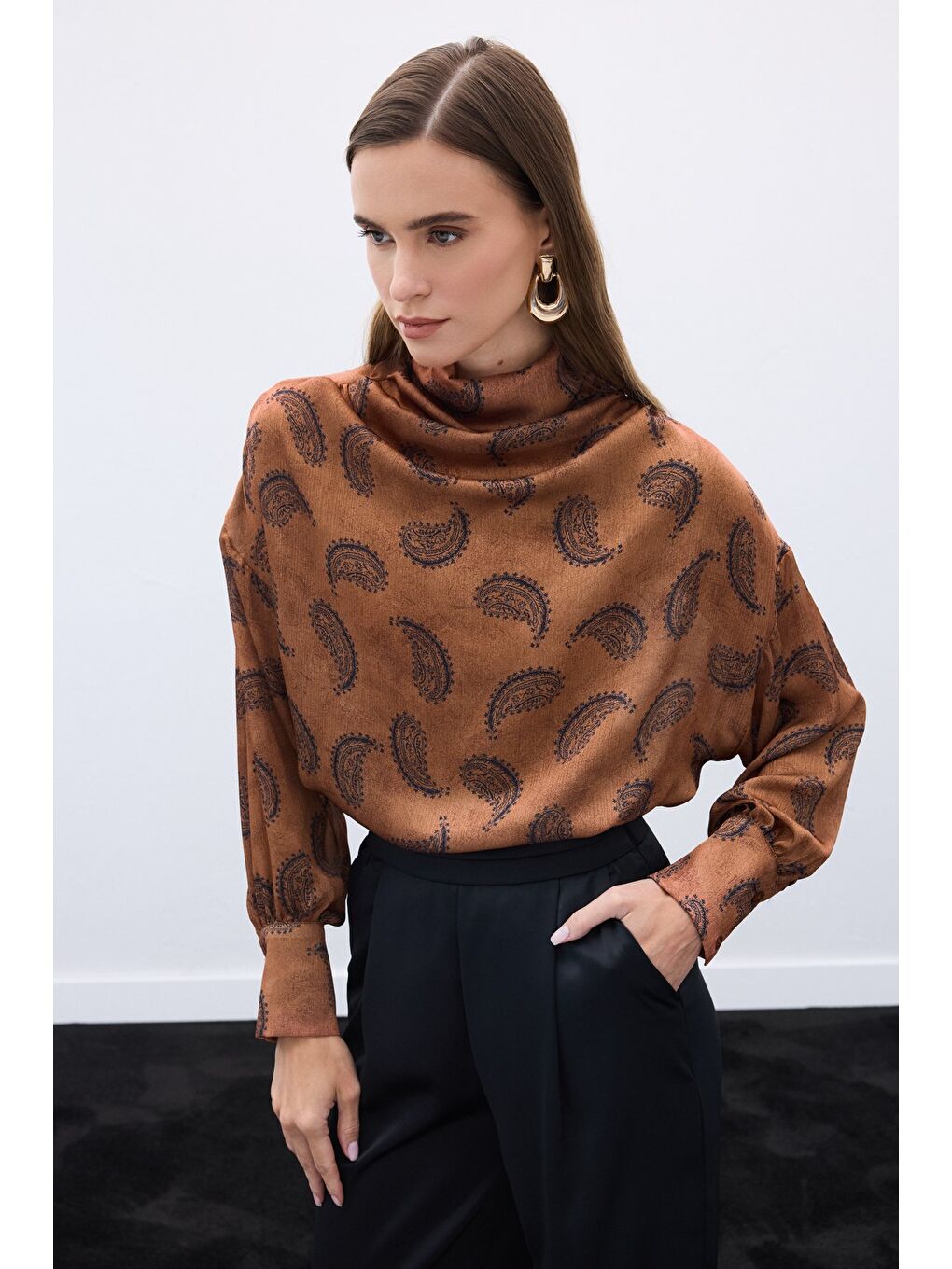Kahverengi Degaje Yaka Desenli Bluz - Kahve-4
