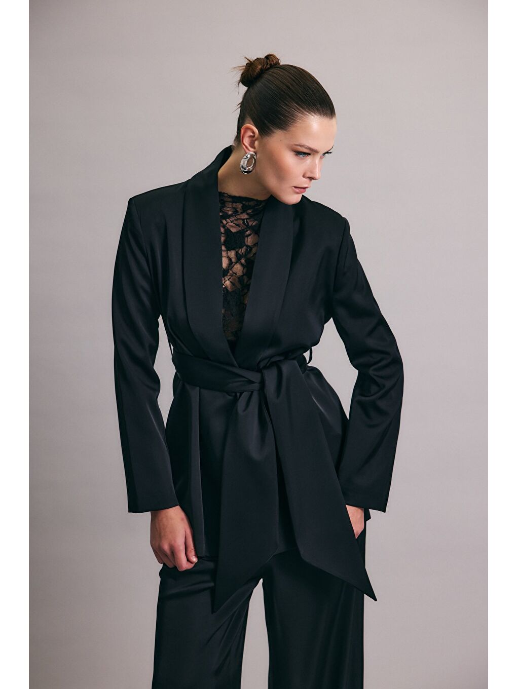 Kuşaklı Saten Ceket - Siyah-4