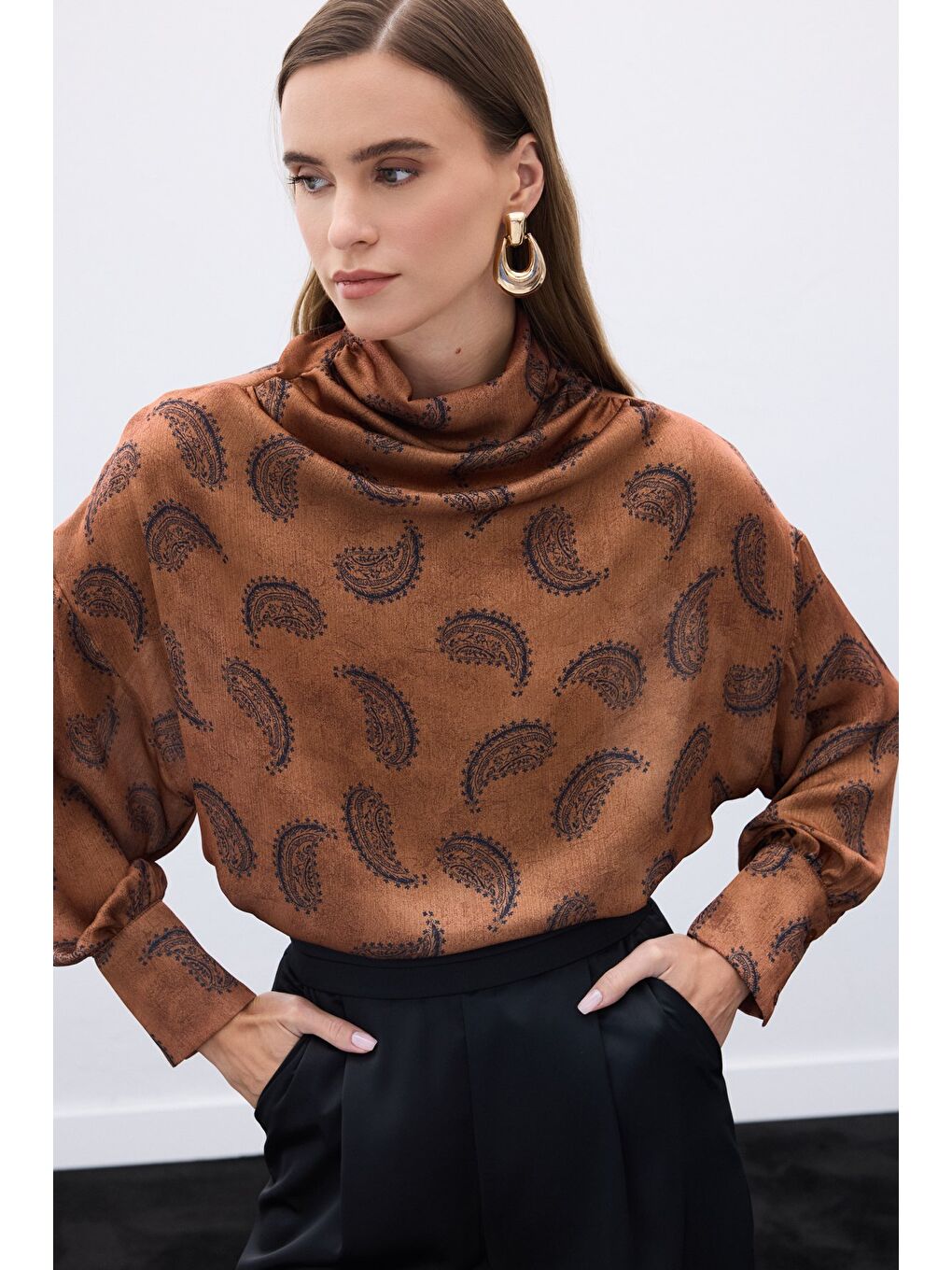 Kahverengi Degaje Yaka Desenli Bluz - Kahve-6