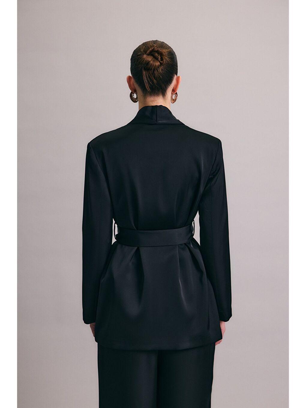 Kuşaklı Saten Ceket - Siyah-6