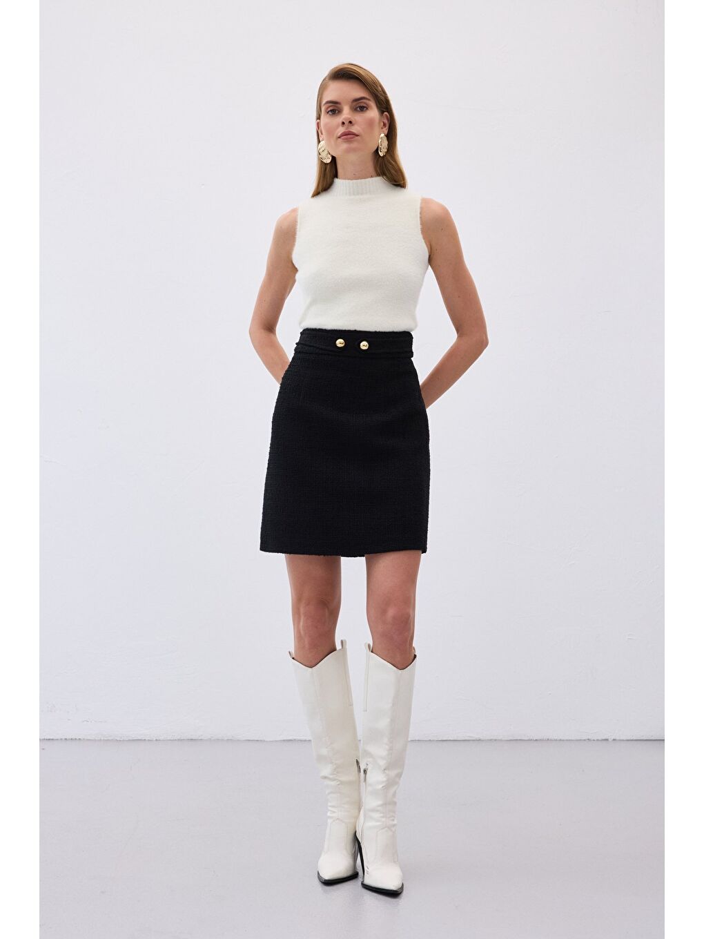 Düğme Detaylı Mini Tüvit Etek - Siyah-2