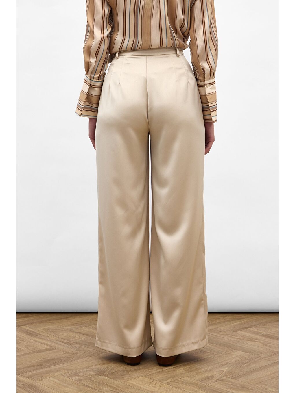 Kemer Detaylı Saten Pantolon - Bej-5