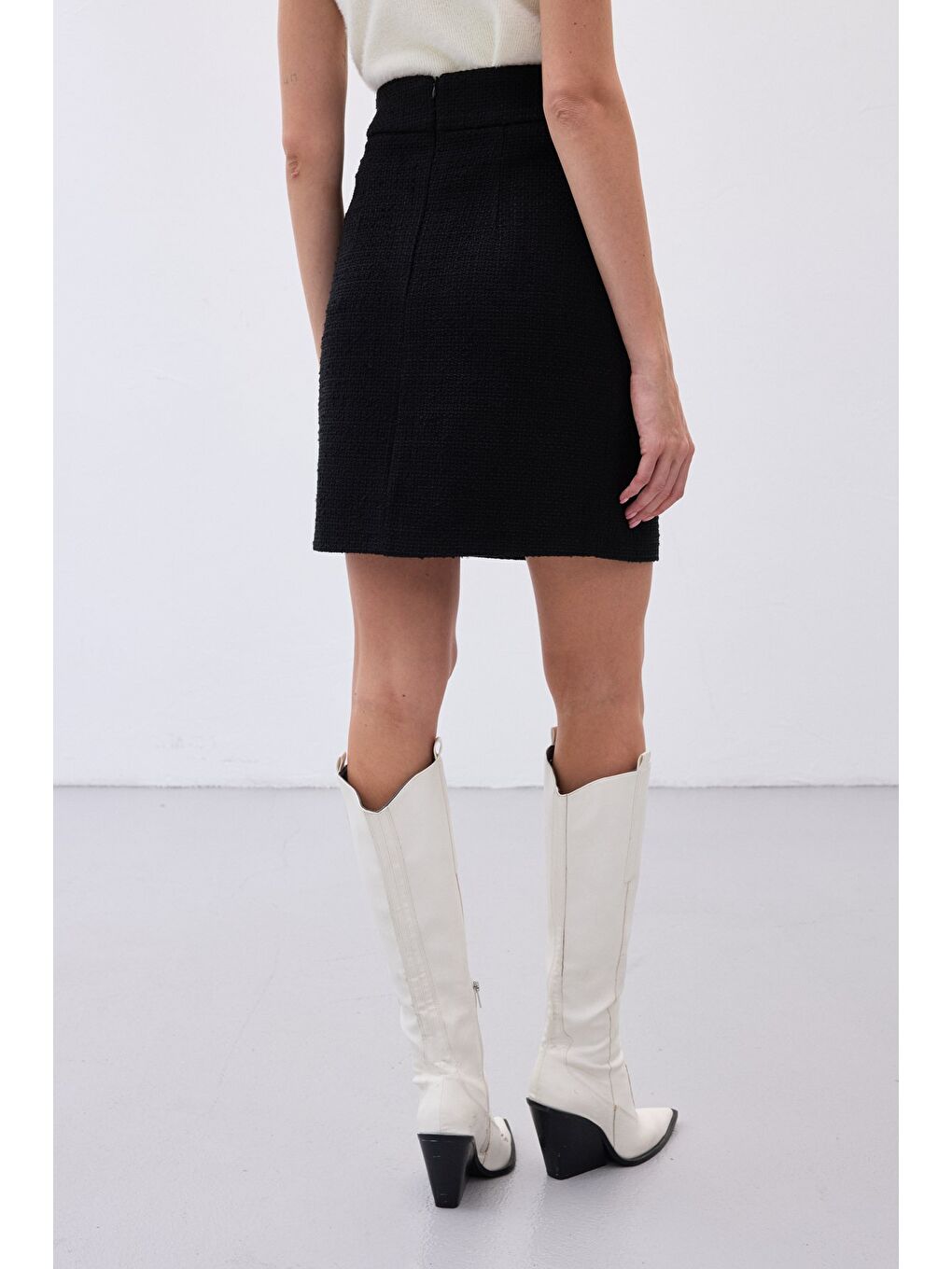 Düğme Detaylı Mini Tüvit Etek - Siyah-6