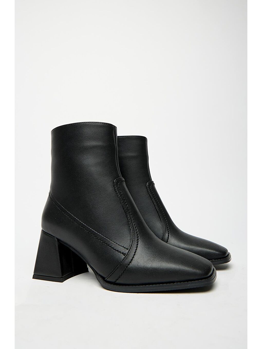 Kadın Siyah Küt Burun Topuklu Bot & Bootie – Fermuarlı Günlük-3