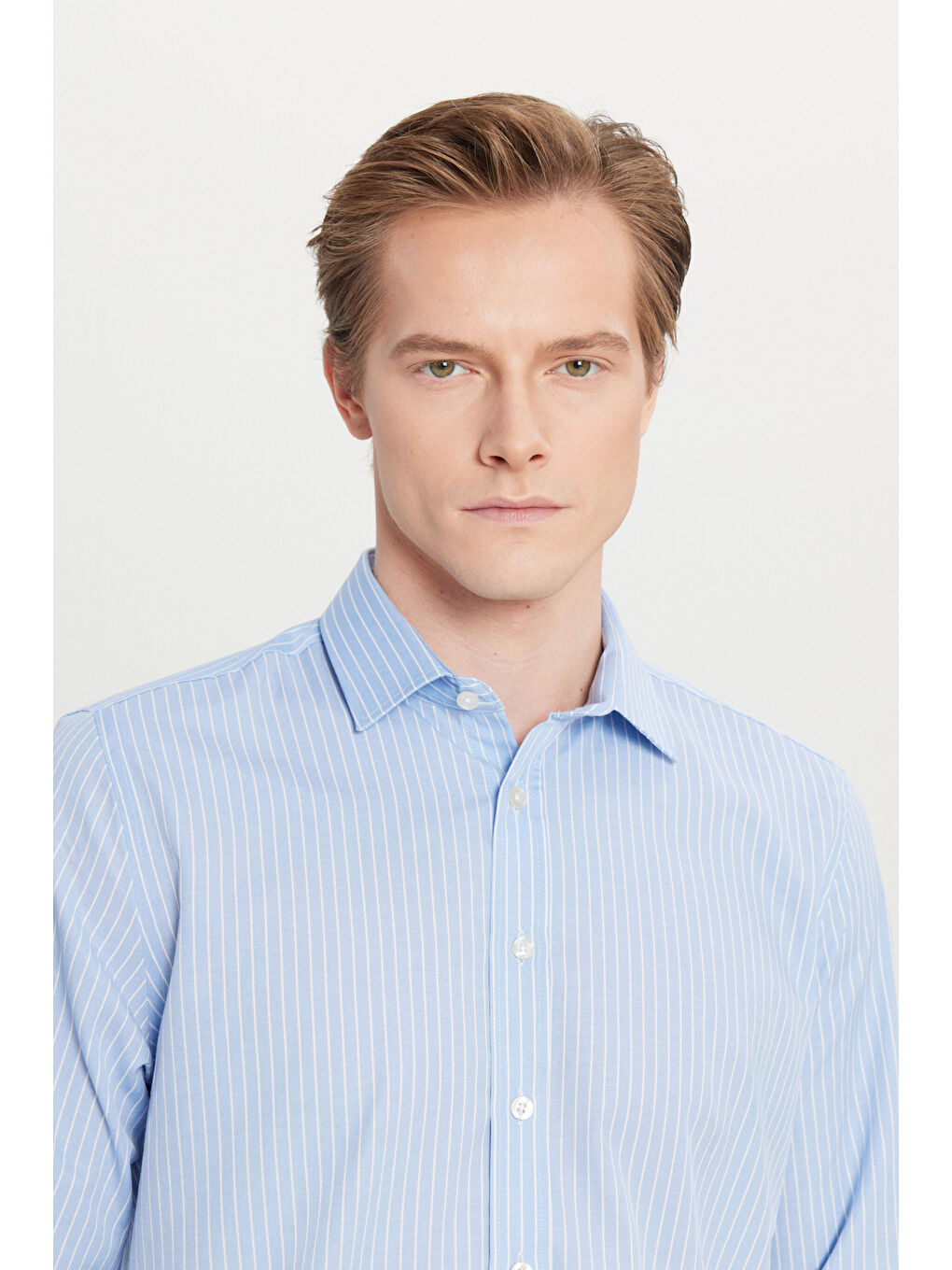 Erkek Mavi-Beyaz Pamuklu Tailored Slim Fit Dar Kesim Klasik Yaka Çizgili Gömlek-3