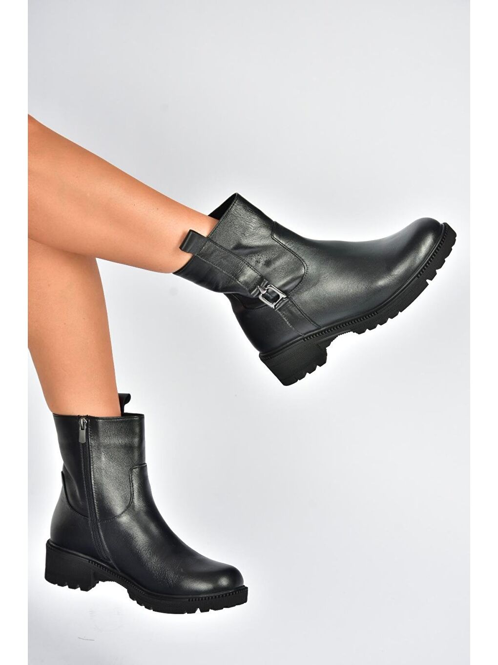Siyah Kadın Bot V654070403-1