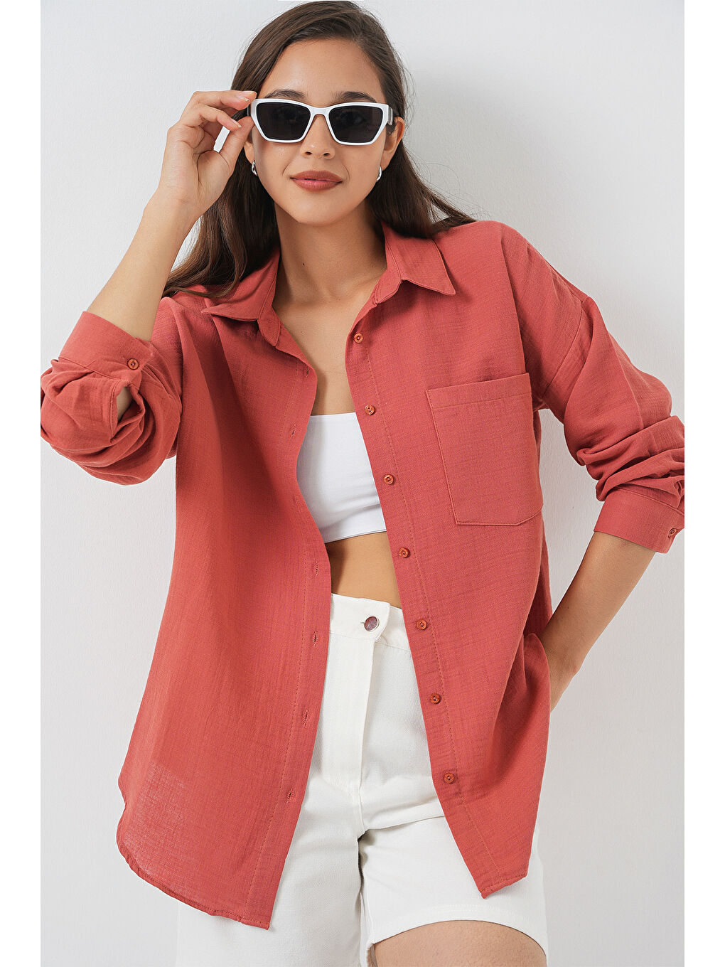 Pembe Kadın Tek Cepli Oversize Müslin Gömlek 20353 - Somon-4