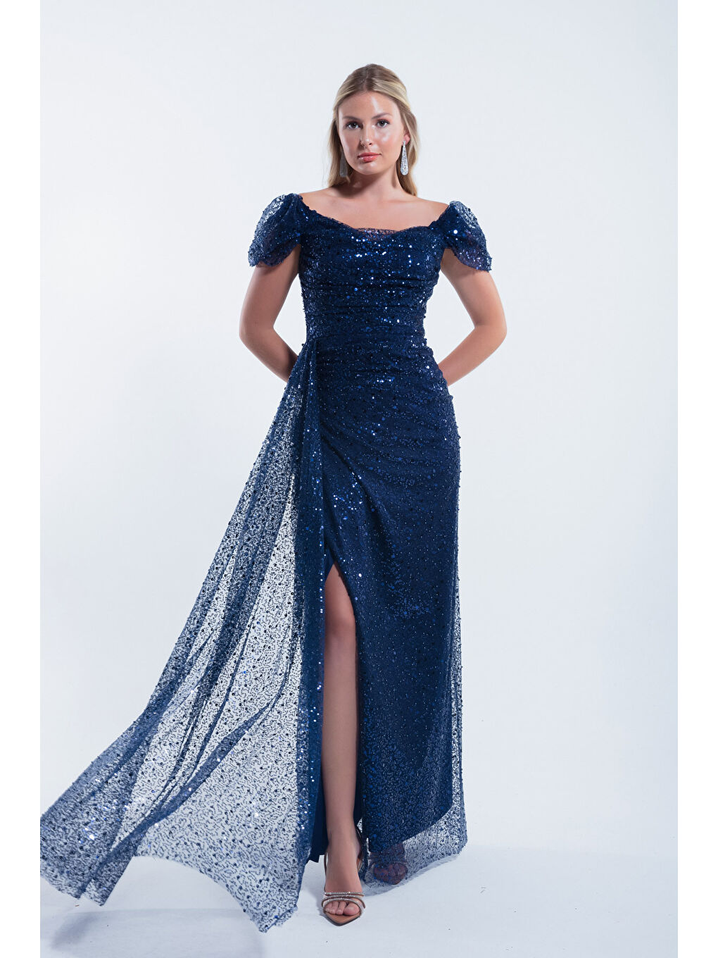 Kadın Lacivert Kayık Yaka Kuyruklu Uzun Abiye Elbise