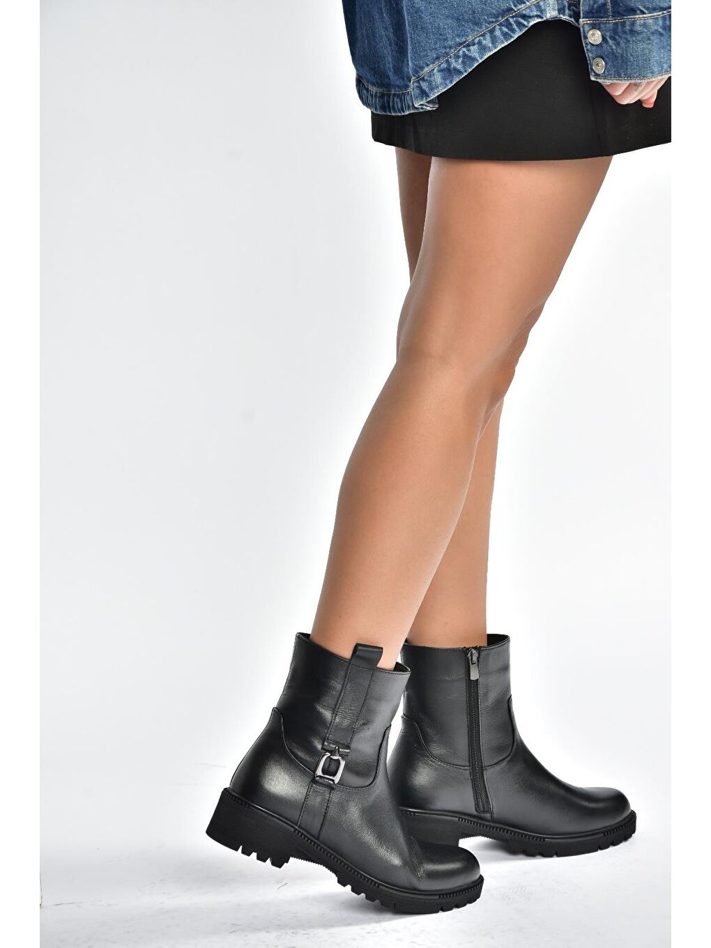 Siyah Kadın Bot V654070403-3