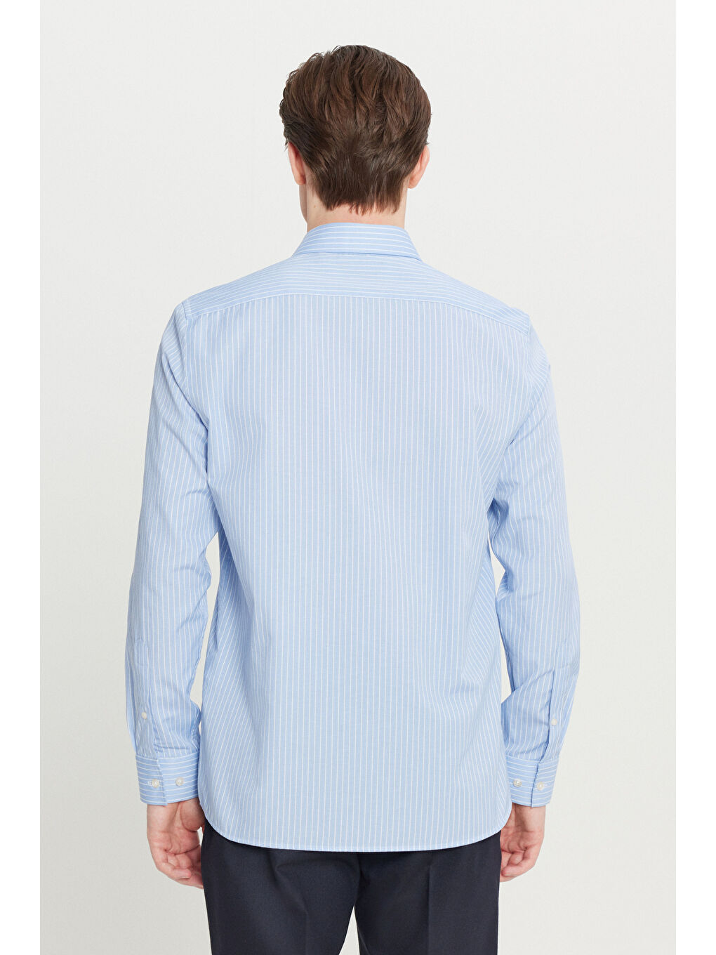Erkek Mavi-Beyaz Pamuklu Tailored Slim Fit Dar Kesim Klasik Yaka Çizgili Gömlek-4