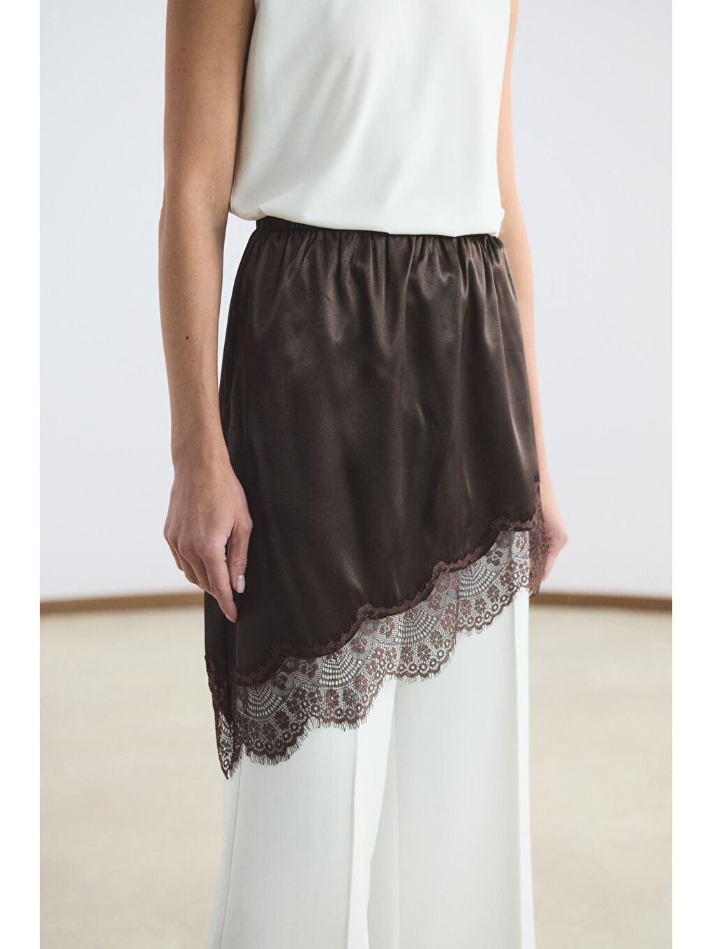 Dantel Şeritli Etek İçlik Kahverengi-1