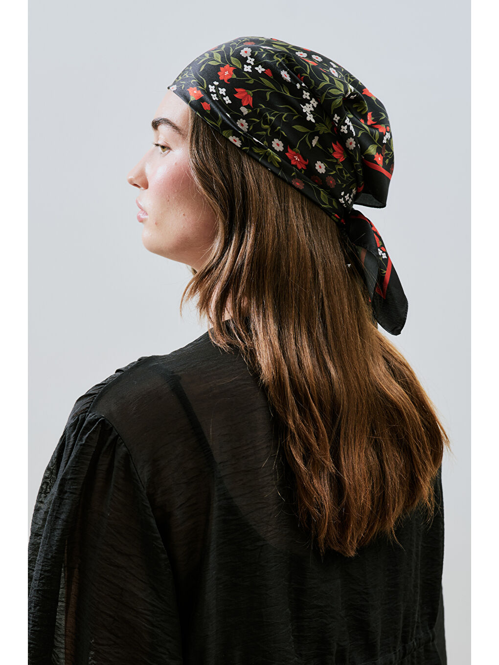 Siyah Saten Desenli Fular Dıtsy-2