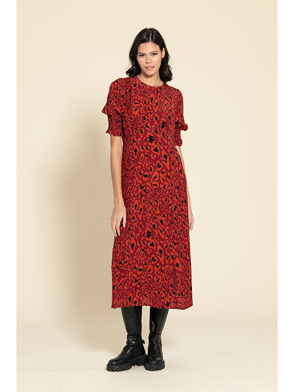 Kol Büzgülü Yırtmaçlı Leopar Kırmızı Elbise-1